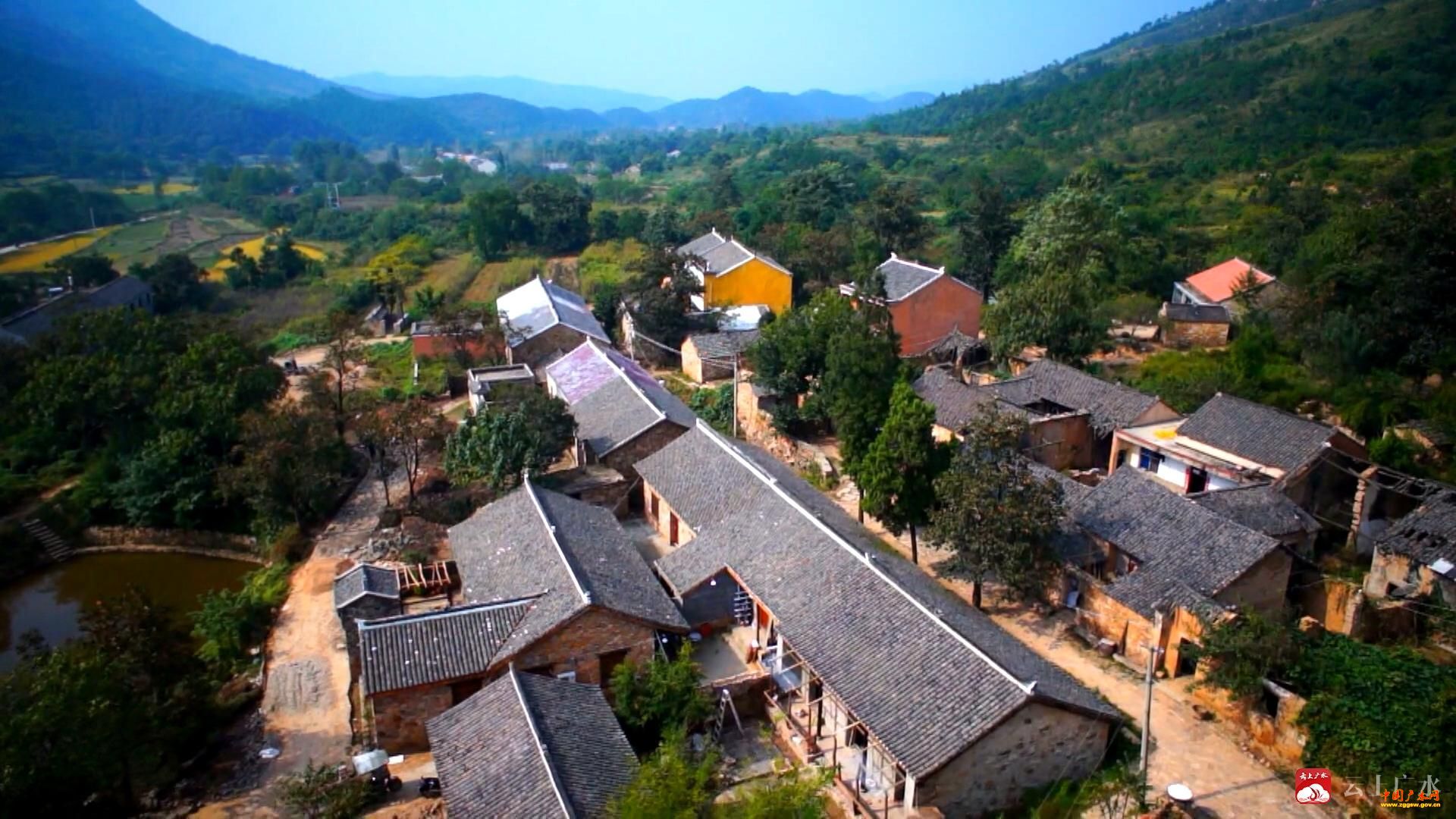 住建部：加快完善住房制度 努力保持房地产市场平稳健康发展